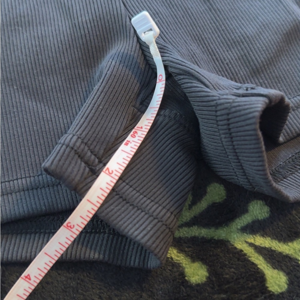 ALO Yoga Goddess Ribbed High-Waisted Hot Short SZ XXS - Picture 3 of 6
